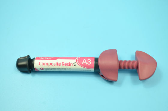 Farklı restorasyon prosedürleri için ışıkla sertleştirilmiş çok yönlü kompozit reçinler